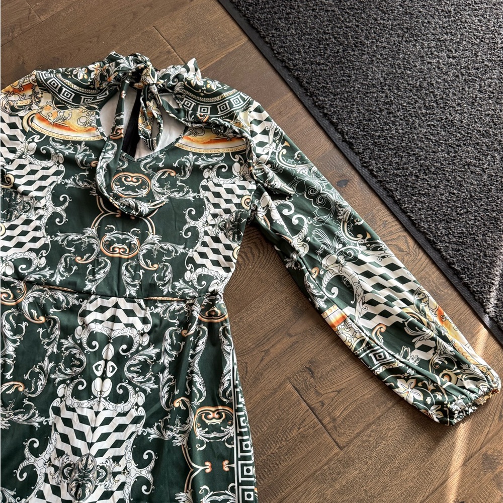 Wide leg Jumpsuit in dark green high tie neck and long sleeve - Picture 8 of 8